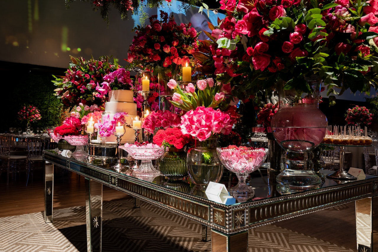 A Match Made in Culinary Heaven: Why Restaurants Make Ideal Wedding Venues