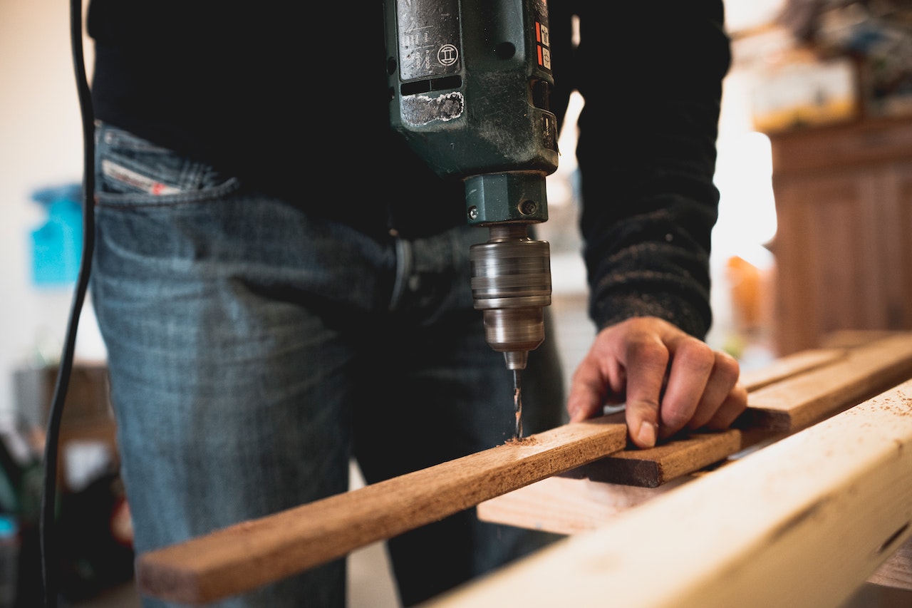The Finish Carpenter: Mastering Craftsmanship