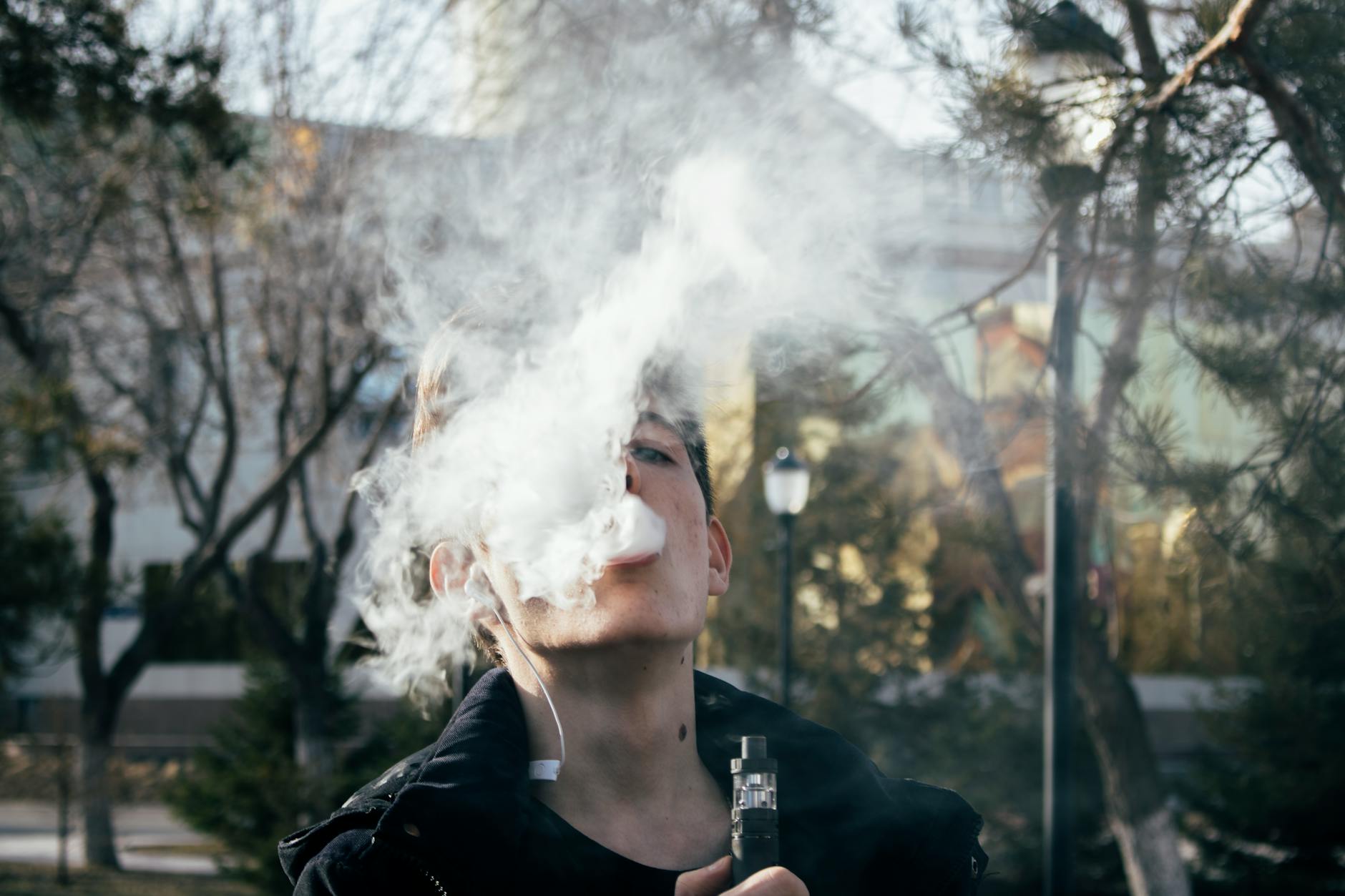 Switching to Vaping: A Practical Approach for Quitting SmokinG